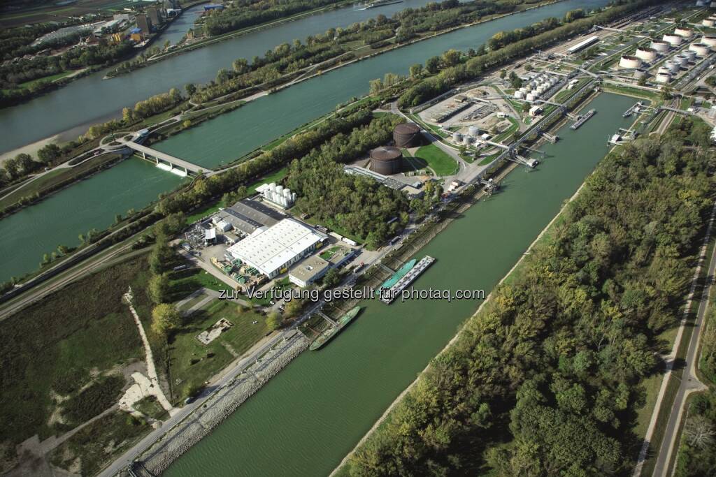 Ölhafen Lobau in Wien : Lukoil stärkt Standort in Wien : Der russische Öl- und Gaskonzern Lukoil verlegt die Holding der Lukoil Lubricants International Gruppe von Amsterdam nach Wien : Fotocredit: Lukoil Lubricants Europe Oy/Harich, © Aussendung (27.10.2015) 