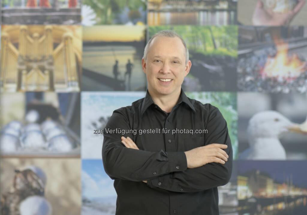 Daniel Attallah (Pixum Gründer und Geschäftsführer) : Stiftung Warentest testet Fotobücher : Das Pixum Fotobuch schneidet in beiden getesteten Kategorien als bestes Produkt ab : Fotocredit: obs/Pixum/Susanne Fern, © Aussender (29.10.2015) 