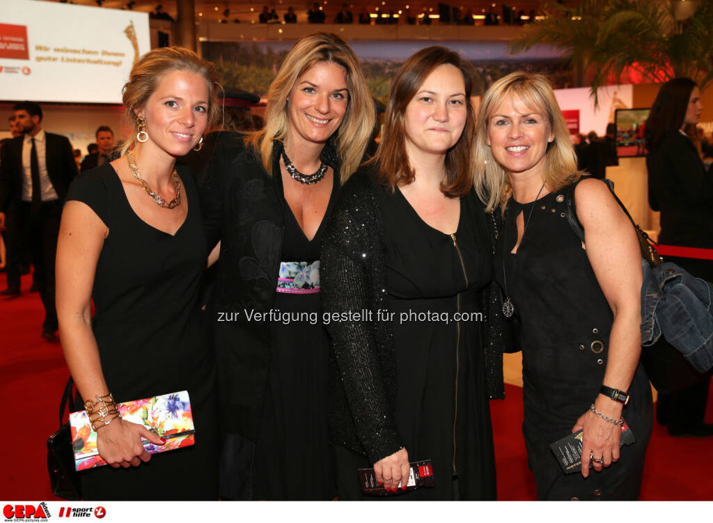 Martina Mosovsky, Sabine Marek, Gäste : Photo: GEPA pictures/ Walter Luger (30.10.2015) 