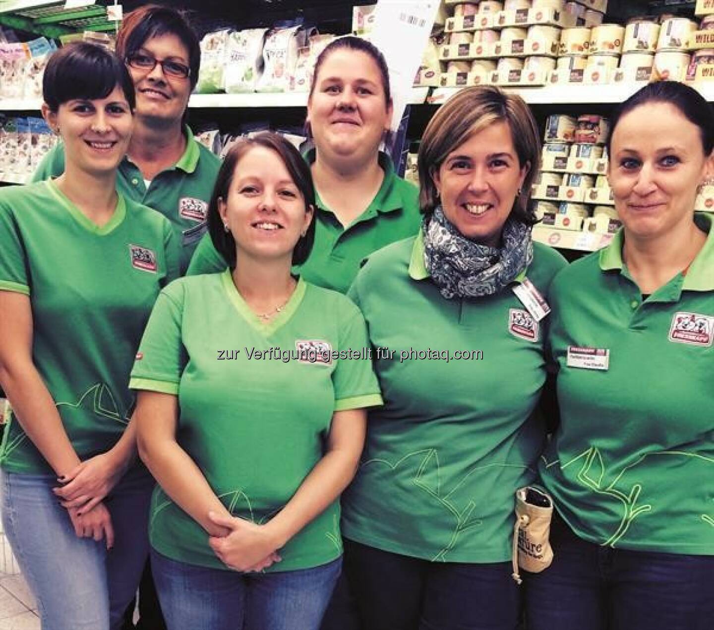 Isabella Hofmann, Christa Kainz (Filialleitung), Nicole Pfandler, Jasmine Nowakovits, Anita Norek, Claudia Landrichter : Neuer Fressnapf-Markt in Stockerau : Fressnapf Österreich eröffnet 121. Filiale : Fotocredit: Fressnapf Österreich