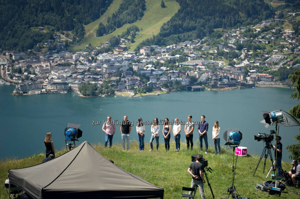 Dreh der Entscheidung auf dem Mitterberg mit Blick auf Zell am See : TV-Dreh à la Hollywood in Zell am See-Kaprun: James Bond Action bei “Austria’s next Topmodel – Boys & Girls” auf Puls 4 : Fotocredit: Zell am See Kaprun/Eder, © Aussendung (04.11.2015) 