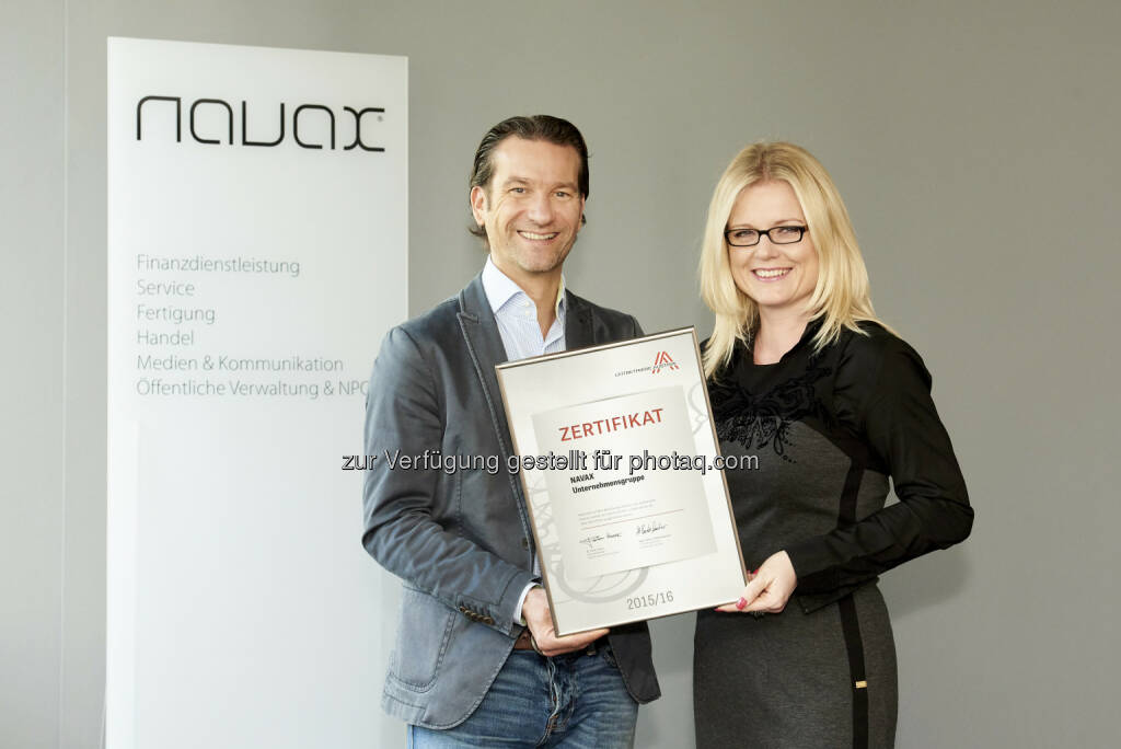 Oliver Krizek (Eigentümer, GF Navax Unternehmensgruppe), Monica Rintersbacher (GF Leitbetriebe Austria) : Navax ist ein österreichischer Leitbetrieb : Das IT-Systemhaus erhält Leitbetriebe Austria-Zertifikat : Fotocredit: Sabine Klimpt, © Aussendung (10.11.2015) 