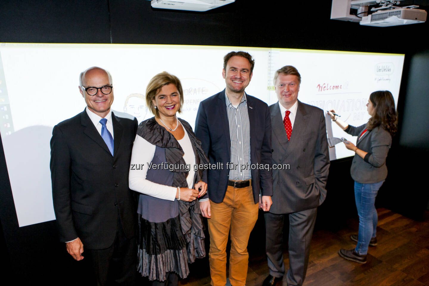 Karl Stoss (Generaldirektor), Bettina Glatz-Kremsner (Vorstandsdirektorin), Julian Kawohl (Keynote-Speaker), Dietmar Hoscher (Vorstandsdirektor) : Topthemen beim Innovation Day 2015, veranstaltet zum 4. Mal von Casinos Austria und Österreichischen Lotterien : Experten lieferten Antworten auf die Frage, was etablierte Unternehmen von Startups lernen können : Thema „New Business Order“, oder einfacher gesagt: So lernen die Großen von den Kleinen : © Achim Bieniek für Casinos Austria