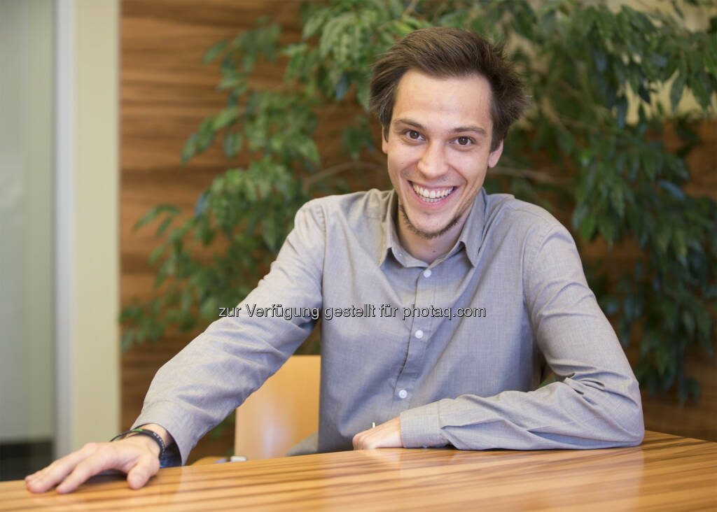 Markus Mellmann (Candidate - Head of Marketing) : Heimisches Start up „Candidate“ mischt die Dating App-Szene auf : Anonymes Kennenlernspiel abseits von Oberflächlichkeit : Anders als herkömmliche Plattformen entscheidet zunächst nicht das äußere Erscheinungsbild, sondern Witz und Eloquenz : Fotocredit: Andreas Firnhammer, © Aussender (11.11.2015)