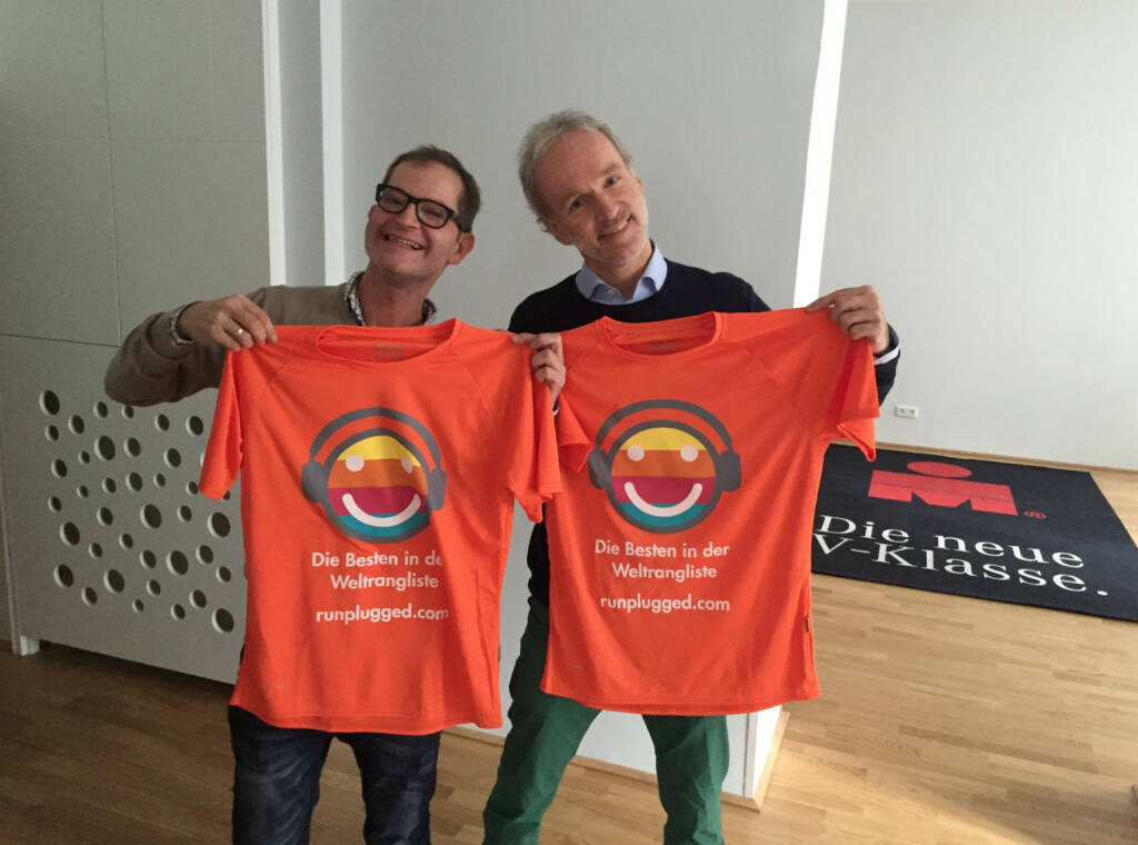 Clemens Haipl, Christian Drastil mit dem mit dem We love Laufkundschaft-Shirt (11.11.2015) 