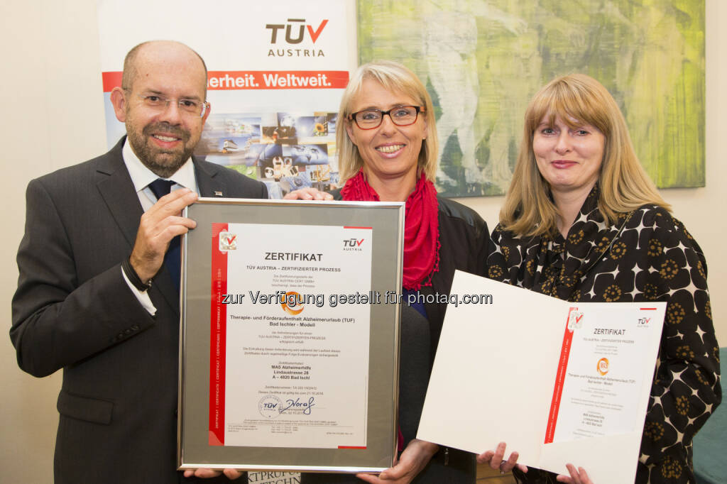 Gerhard Eichinger, Edith Span, Susanne Bachner : MAS Alzheimerhilfe setzt Qualitätsstandards in der Entlastung für betroffene Menschen von Partnern mit Demenz : TÜV zertifiziert Alzheimerurlaub für Paare : Fotocredit: Jürgen Hammerschmid, © Aussender (16.11.2015) 