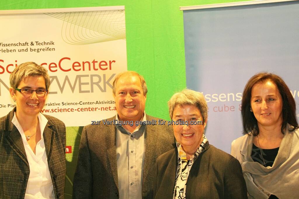 Barbara Streicher, Rolf Holub, Margit Fischer, Siglinde Sumper : Science Center Netzwerk : „Wirkungswechsel“, interaktive Wissenschaftsausstellung in Klagenfurt eröffnet :  Fotocredit: WissensWertWelt/SCN/Muchar, © Aussender (17.11.2015)