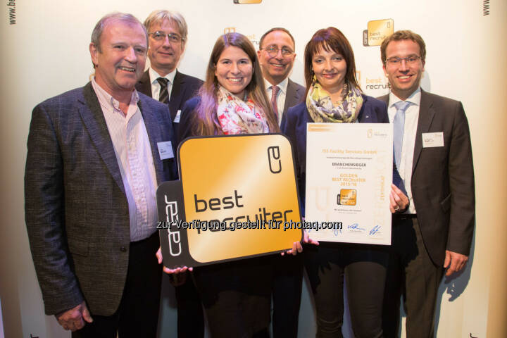 Kurt Babirath (People & Culture Director ISS Österreich), Wolfgang Elšik (Vorstand Instituts für Personalmanagement WU Wien), Tanja Trebos (Assistentin People & Culture ISS Österreich), Markus Gruber (Best Recruiters Studieninitiator), Manuela Wlcek (Senior Specialist Personalentwicklung ISS Österreich), Johannes Kopf (Vorstand AMS Österreich) : ISS holt wieder Gold als Best Recruiter - ISS Facility Services ist wieder Branchensieger in der Kategorie Dienstleistungen : Fotocredit: Gpk Event und Kommunikationsmanagement/Juhasz