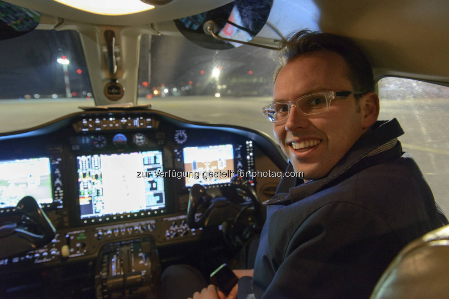 Willi Stock (Greiner) im Cockpit einer Citation Mustang