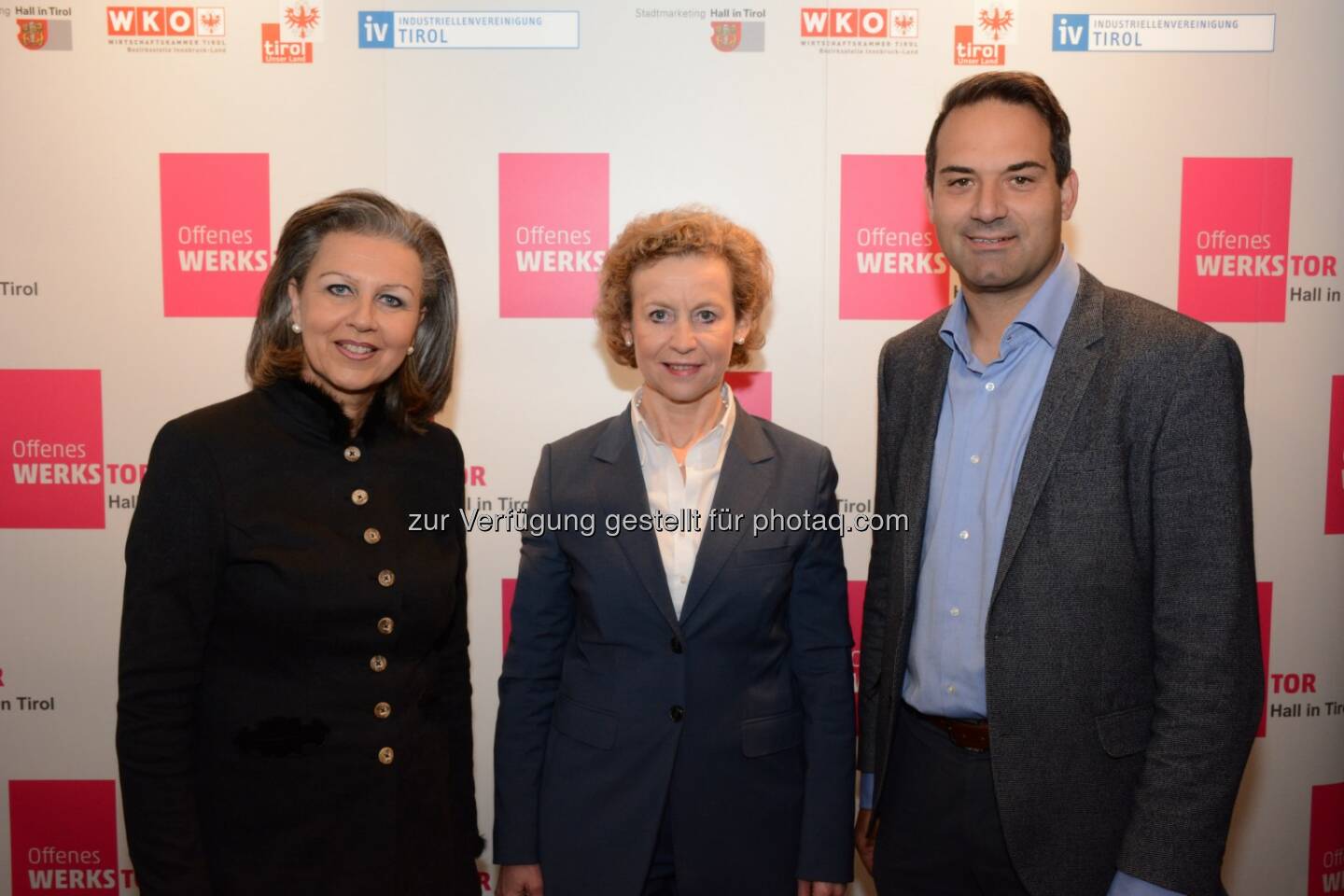 Patrizia Zoller-Frischauf (Wirtschafts-Landesrätin), Eva Maria Posch (Bürgermeisterin), Christoph Walser (WK-Obmann Innsbruck Land) : Stadtmarketing Hall in Tirol, Land Tirol, Bezirksstelle Innsbruck Land der WK Tirol und Industriellenvereinigung präsentierten das neue Veranstaltungsformat „Offenes Werkstor“ : Ziel ist, die Industrie- und Gewerbebetriebe der Region der breiten Öffentlichkeit vorzustellen : Fotocredit: Stadtmarketing Hall in Tirol