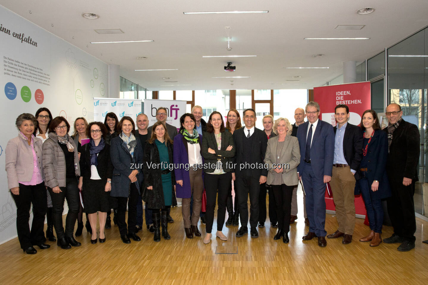 Vernetzungstreffen in Vorarlberg : Familien- und Jugendministerin Sophie Karmasin unterstreicht im Rahmen ihres Vorarlberg-Aufenthalts die Bedeutung von Familienfreundlichkeit für den Wirtschafts-, Lebens- und Zukunftsstandort Vorarlberg : Fotocredit: Rhomberg