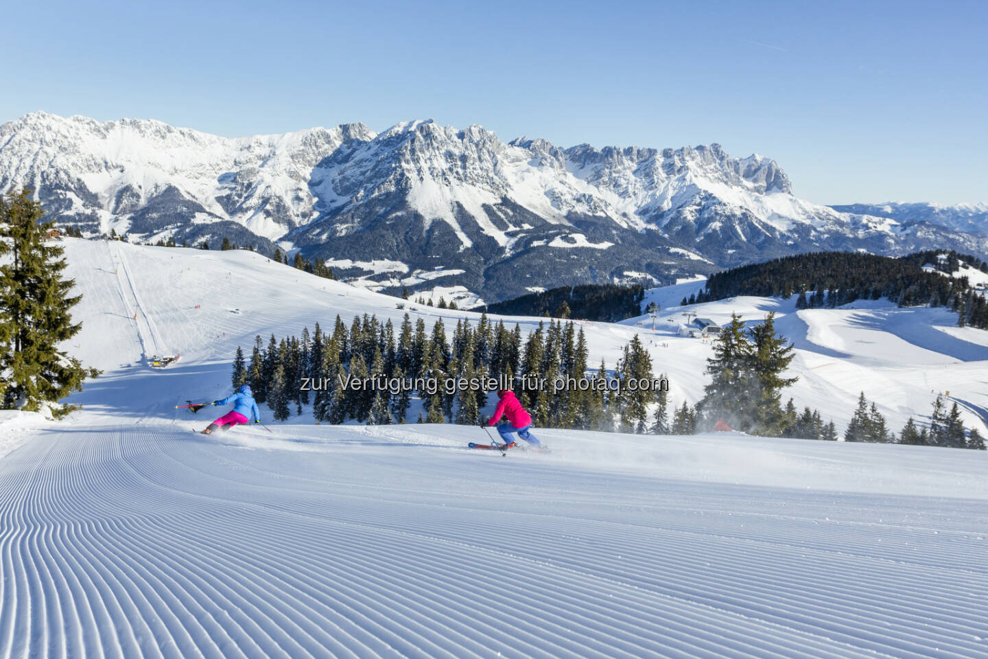 SkiWelt Wilder Kaiser – Brixental : Der deutsche Fernbuspionier „MeinFernbus FlixBus“ bringt Skifahrer bequem und preiswert in die SkiWelt: Abends einsteigen und morgens auf die Piste : Mit dem Fernbus 5 x wöchentlich über Nacht in die SkiWelt : Fotocredit: SkiWelt Wilder Kaiser - Brixental