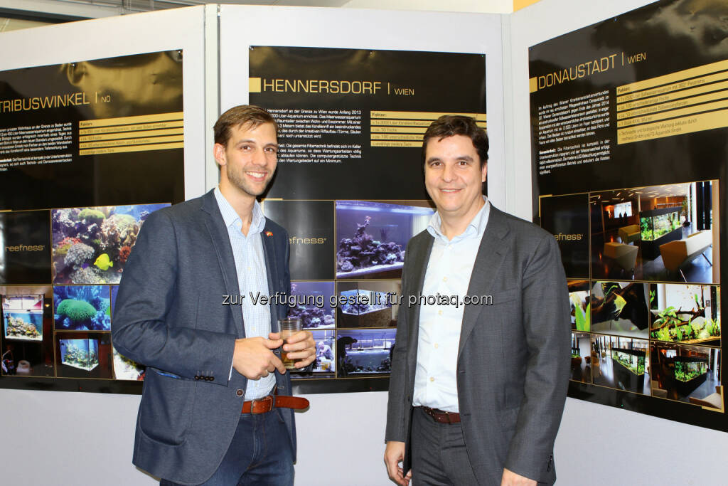 Francisco Somborn (GF), Laszlo Kovacs (Eigentümer) : Hausmesse der reefness GmbH - Aquarienanlagenbau mit Schwerpunkt Meerwasser - im U4 Center : Fotocredit: reefness GmbH/Alushaj, © Aussendung (05.12.2015) 