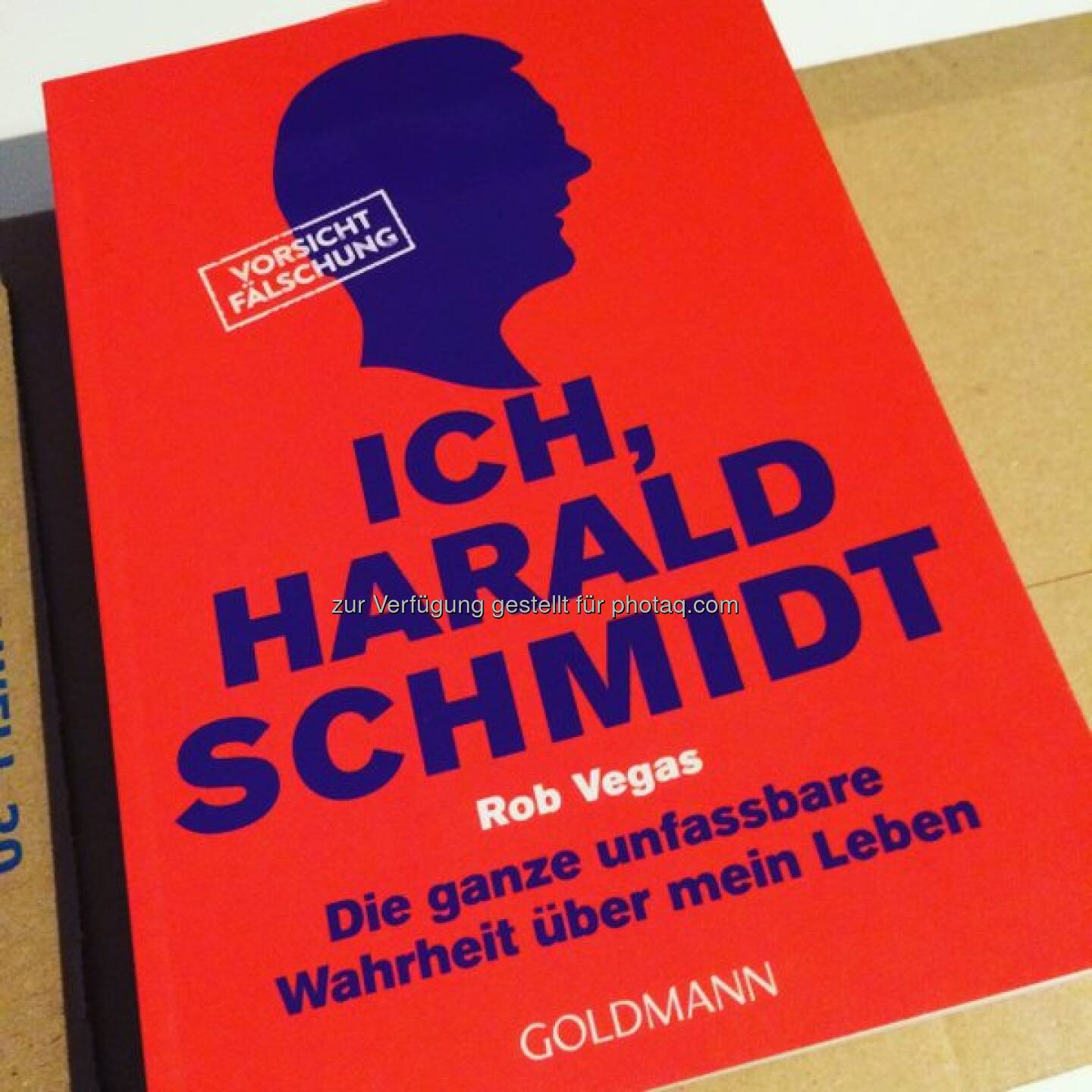 Warum müssen Sie dieses Buch unbedingt haben? Der beste Grund erhält ein Exemplar geschenkt.(Ende 11.12.15 13 Uhr) http://twitter.com/BonitoTV/status/673914930417016833/photo/1  Source: http://twitter.com/BonitoTV