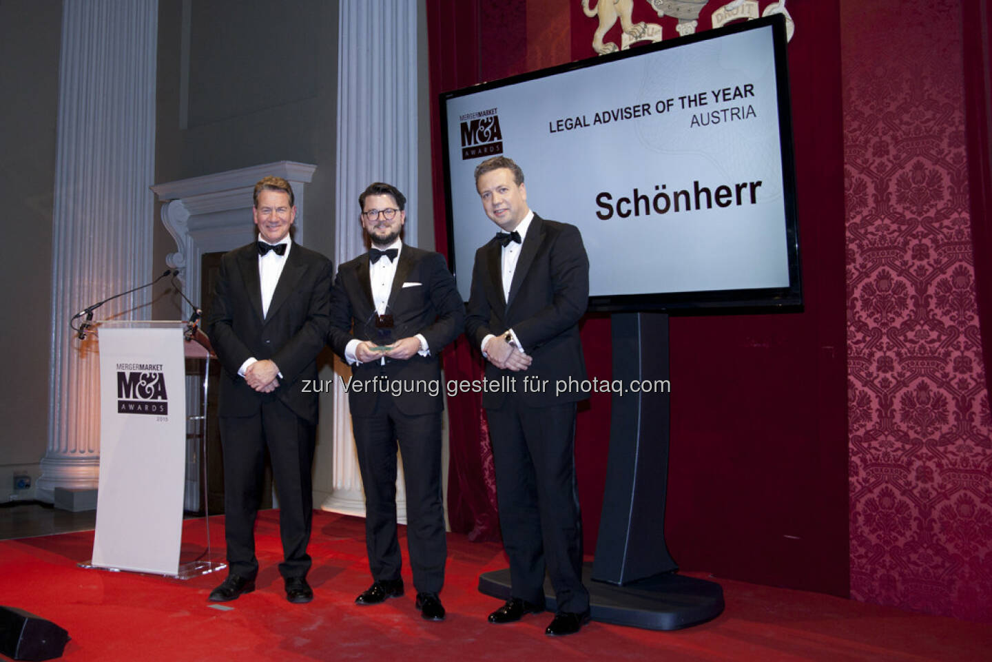 Michael Portillo, Thomas Kulnigg, Caspar Huith : Schönherr wurde Anfang der Woche zum zweiten Mal in Folge mit dem European M&A Awards 2015 als M&A-Rechtsanwaltskanzlei des Jahres in Österreich ausgezeichnet : Fotocredit: Schönherr