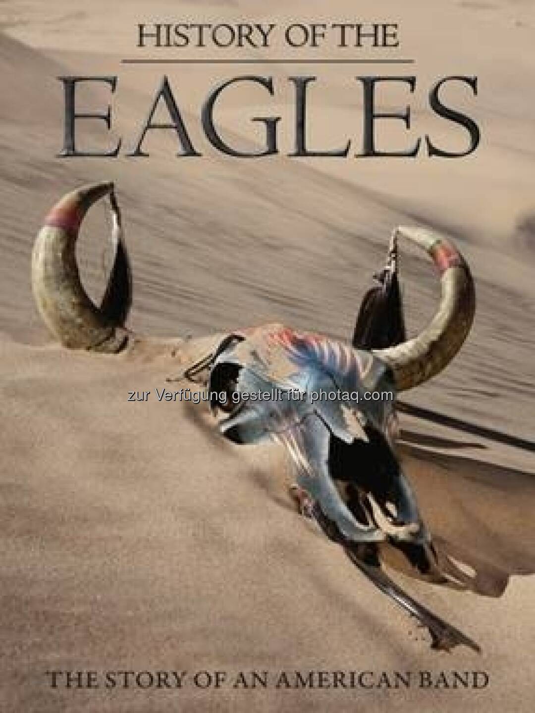 Am 26.04. erscheint die neue Eagles – DVD (und Blu-ray) „History Of The Eagles“.
 
Inhalt:
 
·         Disc 1: Teil 1 zeigt die Band von ihren Anfängen, ihrem Weg zum Erfolg in den 70er, bis zu ihrer Auflösung im Jahre 1980
 
·         Disc 2: Teil 2 begleitet die Band ab ihrer Reunion im Jahr 1994, über die „Hell Freezes Over“ Tour bis zum heutigen Tag
 
·         Bonus Disc: Exklusives Konzert, Eagles Live at the Capital Centre March 1977
 
Trailer: http://www.youtube.com/watch?v=xSmmWF1iuII
 