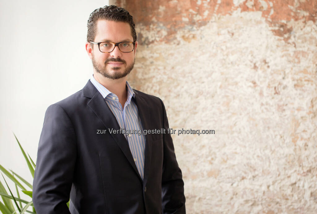 Felix von Bismarck (Valmano-GF) : Der Online Juwelier Valmano startet in Österreich durch : Das Berliner Startup gehört zur ProSiebenSat.1 Media SE und begeistert Deutschland seit 2013 mit seiner Schmuck- und Uhrenwelt : Fotocredit: Valmano, © Aussendung (17.12.2015) 