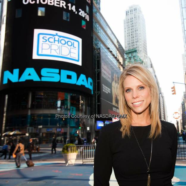 #TBT to that time when Cheryl Hines came to @Nasdaq! #throwbackthursday #cherylhines  Source: http://facebook.com/NASDAQ (18.12.2015) 