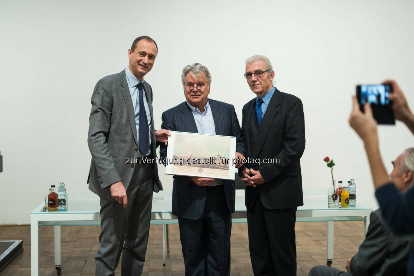 Andreas Mailath-Pokorny (Stadtrat), Hans Peter Haselsteiner (Haselsteiner Familien-Privatstiftung), Michael Pilz (Präsident des Künstlerhauses) : Künstlerhaus und Haselsteiner Familien-Privatstiftung gründen Künstlerhaus Besitz- und Betriebs GmbH : Fotocredit: Künstlerhaus/Nagl