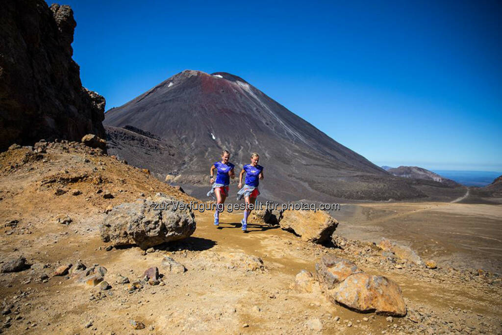 Lisa und Anna Hahner,Tongariro Alpine Crossing, NZ, © <a href=