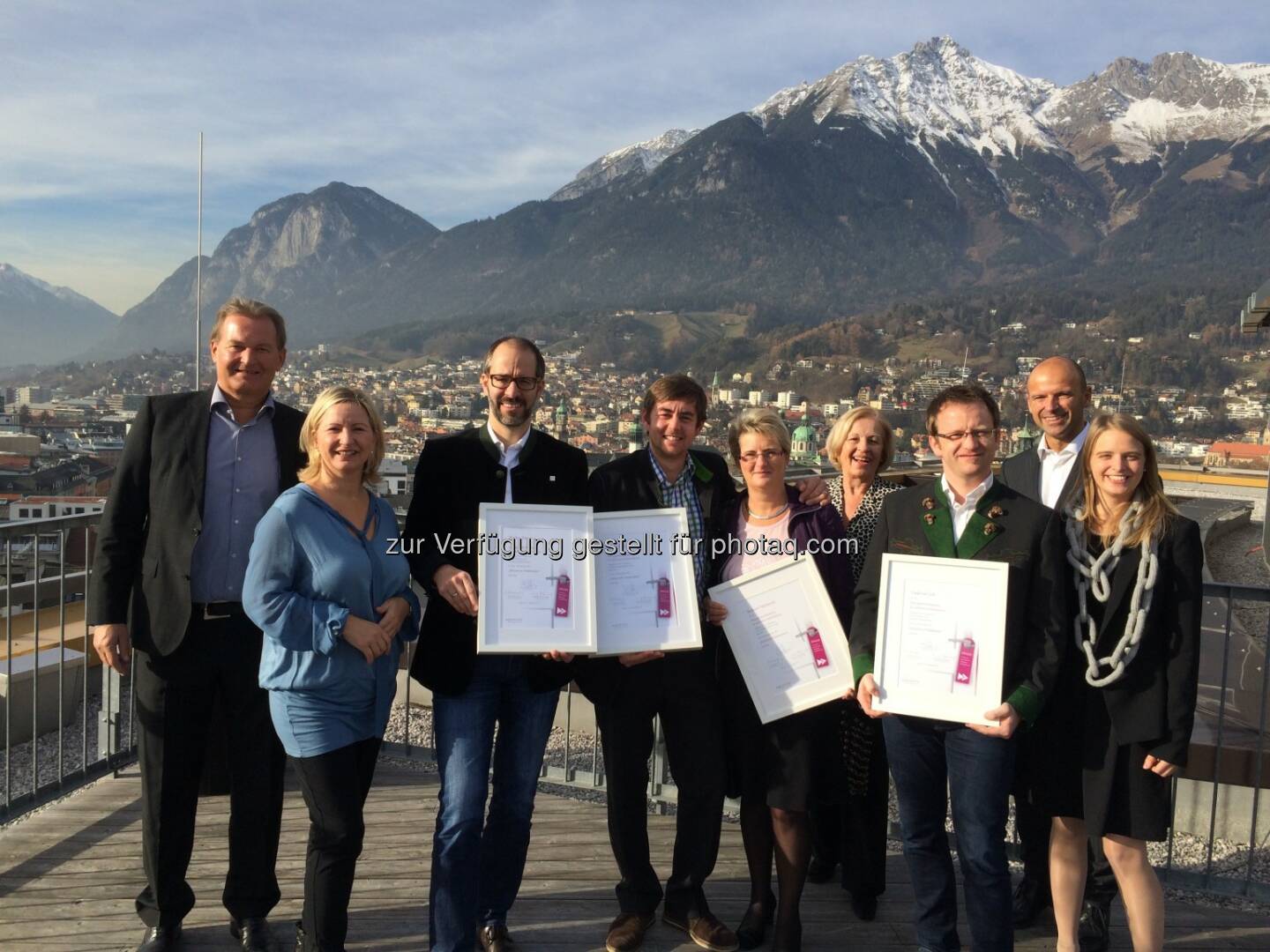 Harald Ultsch (Adler Gruppe & Harrys Home), Margot Maaß (Die Sinnstifter), Markus Stemer (Sporthotel Silvretta Montafon), Fabian Reisigl (Oberstdorf Resorts & Oberstdorf Hostel), Barbara Neuhauser (Hotel Alpenrose, Maurauch/ Achensee), Elfriede Krempl (Generatio Hotel Management Consulting), Siegfried Zink (Tourismusverband Ausseerland), Hubert Siller (MCI Innsbruck), Tina Brandstetter (Generatio Hotel Management Consulting) : Würdiger Abschluss der Direktorenakademie : Absolventen des Lehrgangs 2014/15 erhalten ihr Diplom: Fotocredit: Genèratio Hotel Management Consulting