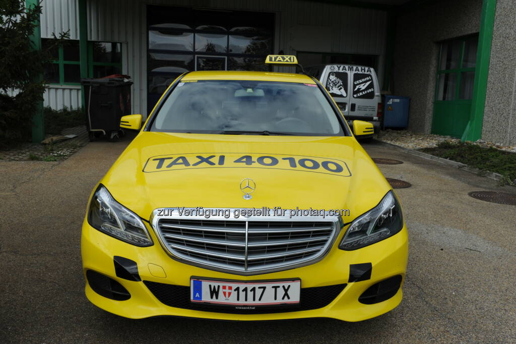 Taxi von 40100 : Schonungsloser Test für Wiener Taxis : 800 Wiener Taxis wurden bei einem Mystery Shopping auf Herz und Nieren geprüft : Ergebnis: Taxi 40100 bietet Sauberkeit und beste Servicequalität : Fotocredit: Taxi 40100, © Aussender (28.12.2015) 