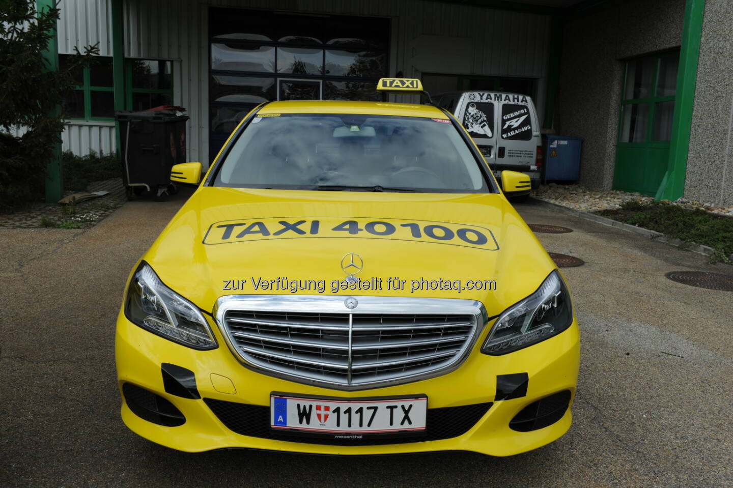 Taxi von 40100 : Schonungsloser Test für Wiener Taxis : 800 Wiener Taxis wurden bei einem Mystery Shopping auf Herz und Nieren geprüft : Ergebnis: Taxi 40100 bietet Sauberkeit und beste Servicequalität : Fotocredit: Taxi 40100