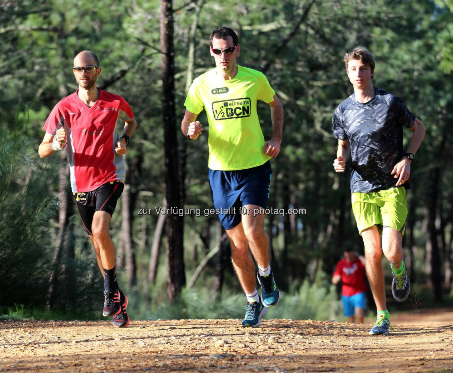 Lukas Gärtner, Philipp Meixner und Timon Theuer genießen das Training am ersten Tag bei bestem Wetter, Andi startet mal eher defensiv