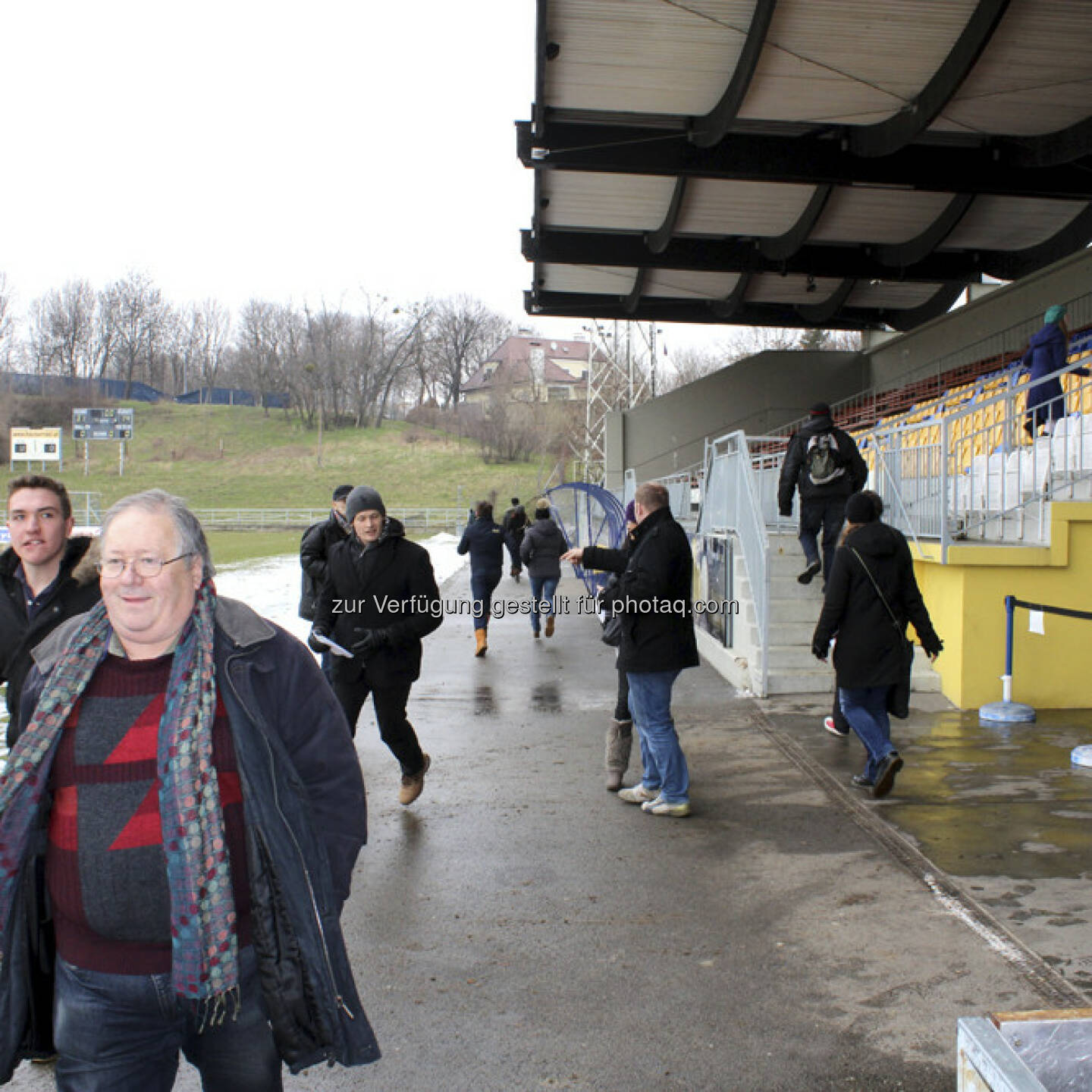 philoro hatte am 29. März zur Schatzsuche im Stadion der Hohen Warte eingeladen. Es ging um einen Schatz aus purem Gold, Wert mehr als 1500 Euro. Hier Bilder von der Schatzsuche.