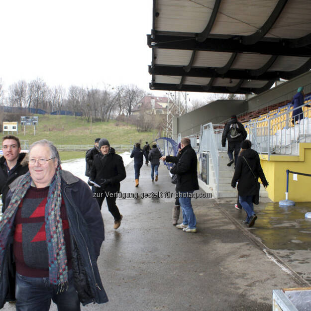 philoro hatte am 29. März zur Schatzsuche im Stadion der Hohen Warte eingeladen. Es ging um einen Schatz aus purem Gold, Wert mehr als 1500 Euro. Hier Bilder von der Schatzsuche., © <a href=