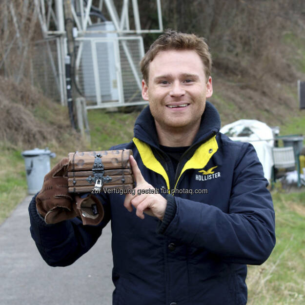 philoro hatte am 29. März zur Schatzsuche im Stadion der Hohen Warte eingeladen. Es ging um einen Schatz aus purem Gold, Wert mehr als 1500 Euro. Hier Bilder von der Schatzsuche., © <a href=