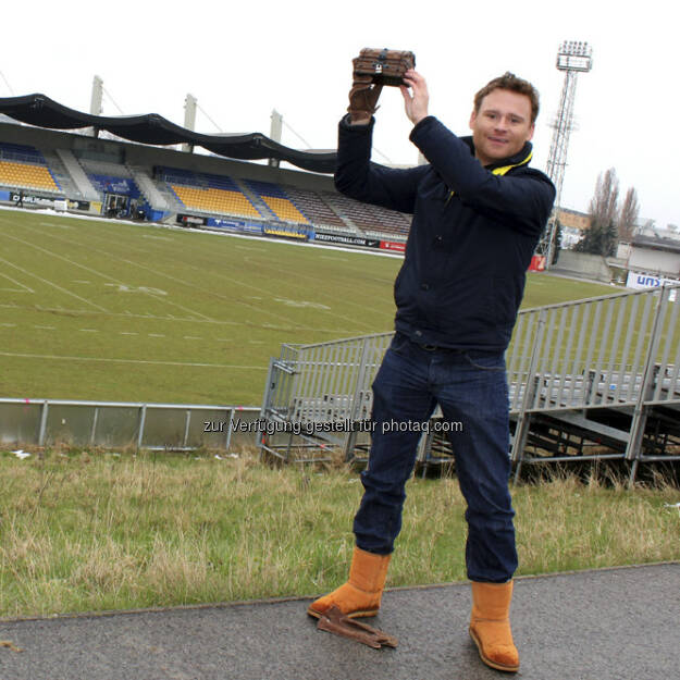 philoro hatte am 29. März zur Schatzsuche im Stadion der Hohen Warte eingeladen. Es ging um einen Schatz aus purem Gold, Wert mehr als 1500 Euro. Hier Bilder von der Schatzsuche., © <a href=