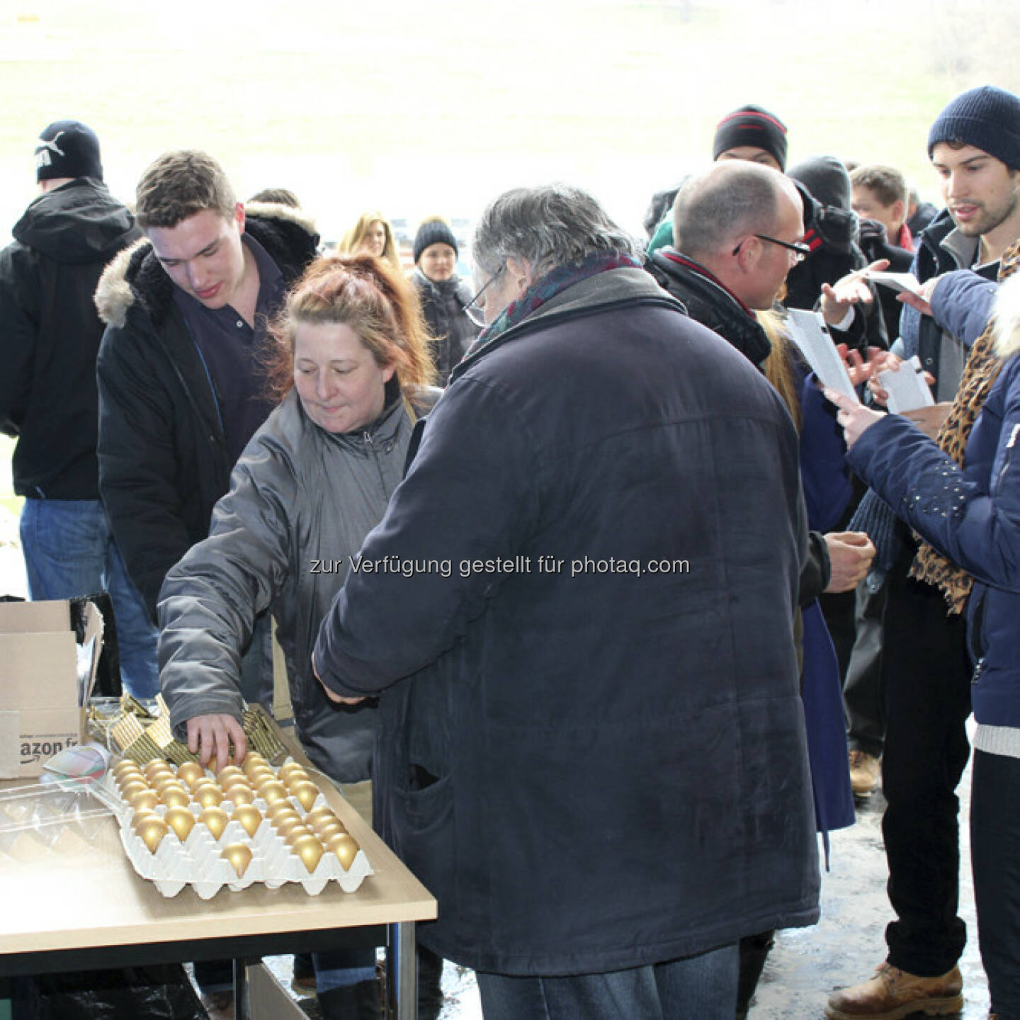 philoro hatte am 29. März zur Schatzsuche im Stadion der Hohen Warte eingeladen. Es ging um einen Schatz aus purem Gold, Wert mehr als 1500 Euro. Hier Bilder von der Schatzsuche.