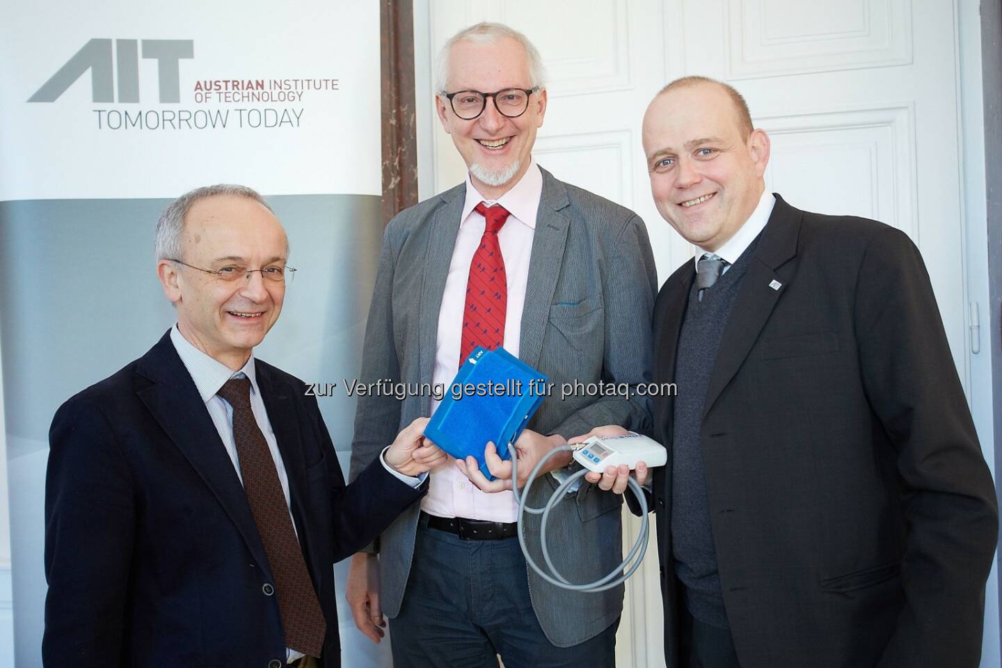 Bruno Watschinger (AKH, Pastpräsident der Österr. Ges. Hypertensiologie), Thomas Weber (Klinikum Wels-Grieskirchen, Präs. Österr. Ges. Hypertensiologie), Siegfried Wassertheurer (Senior Scientist am AIT Health & Environment Department) : Neue internationale Blutdruckstudie – weniger ist mehr : 120 statt 140 mm Hg : Fotocredit: AIT Austrian Institute of Technology GmbH/APA-Fotoservice/Preiss