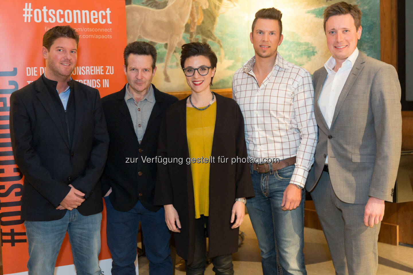 Jochen Hahn (Styria Media Group), Martin Gaiger (Kurier Digital), Christine Antlanger-Winter (Mindshare Austria), Mark Philipp Wondra (AboutMedia Internetmarketing), Alexander Raffeiner (raffeiner >reputation) : OTSconnect-Branchenfrühstück: „Added Value oder Schleich(dich)werbung?“ : Expertinnen und Experten diskutierten über Wirk- und Unwirksamkeit von Content Marketing und Native Ads : Fotocredit: APA-OTS/Hinterramskogkler