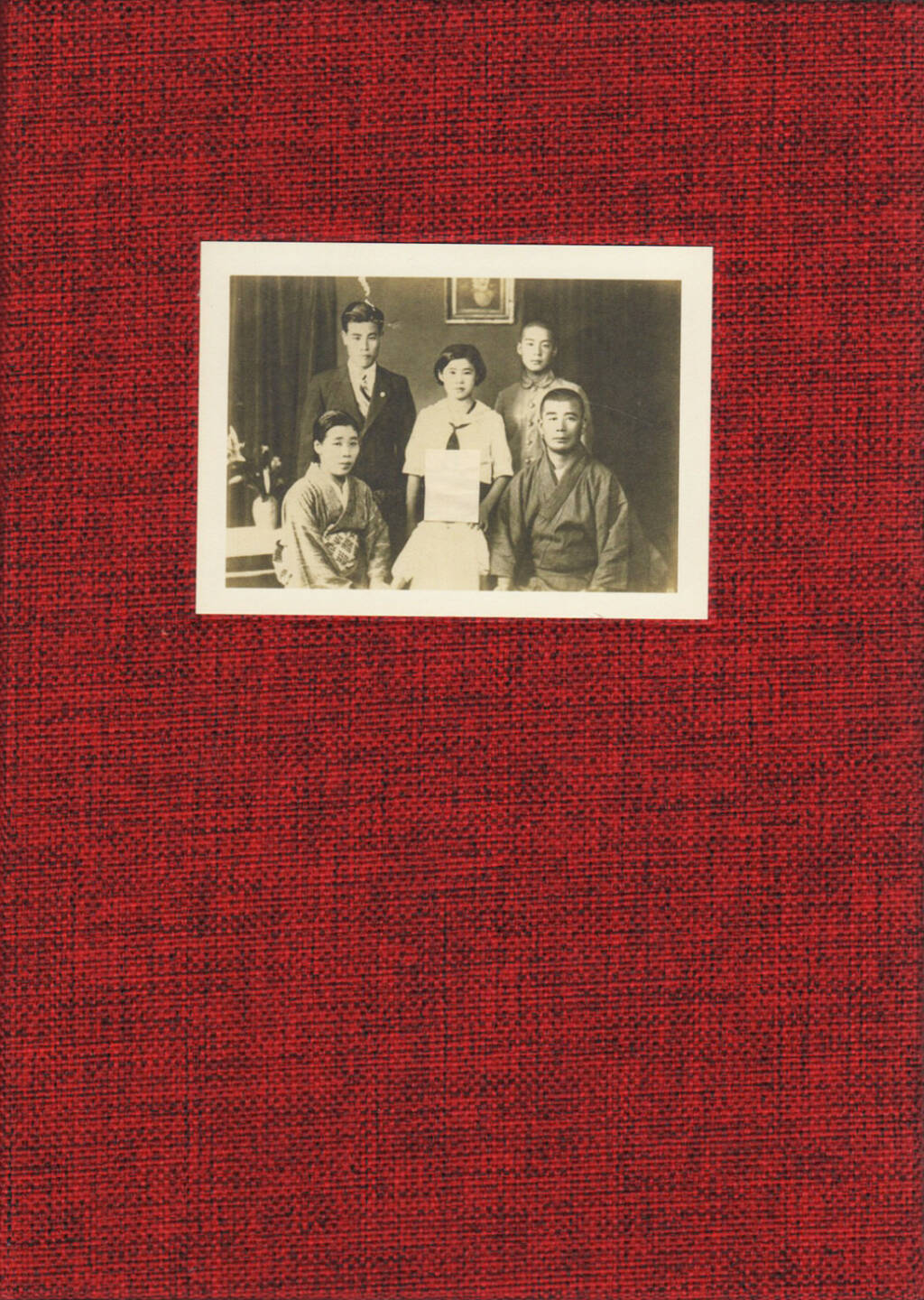 Kazuma Obara - Silent Histories, Editorial RM 2015, Cover - http://josefchladek.com/book/kazumaobara_-_silent_histories