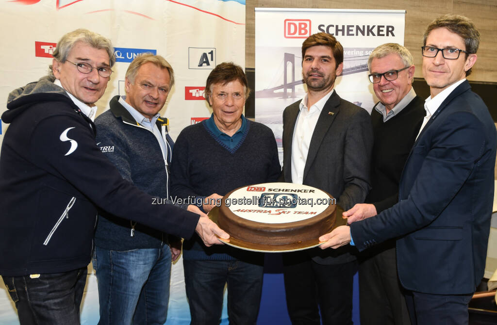 Klaus Leistner, Generalsekretär ÖSV; Hans Pum, Sportdirektor ÖSV; Peter Schröcksnadel, Präsident ÖSV; Helmut Schweighofer, Mitglied des Vorstandes DB Schenker Österreich & Südosteuropa; Herbert Pircher, DB Schenker Kufstein; Wolfgang Schmid, Leiter Sales & Marketing DB Schenker Österreich & Südosteuropa : DB Schenker und ÖSV feiern 10-jähriges Jubiläum : Fotocredit: Erich Spiess, © Aussendung (26.01.2016) 