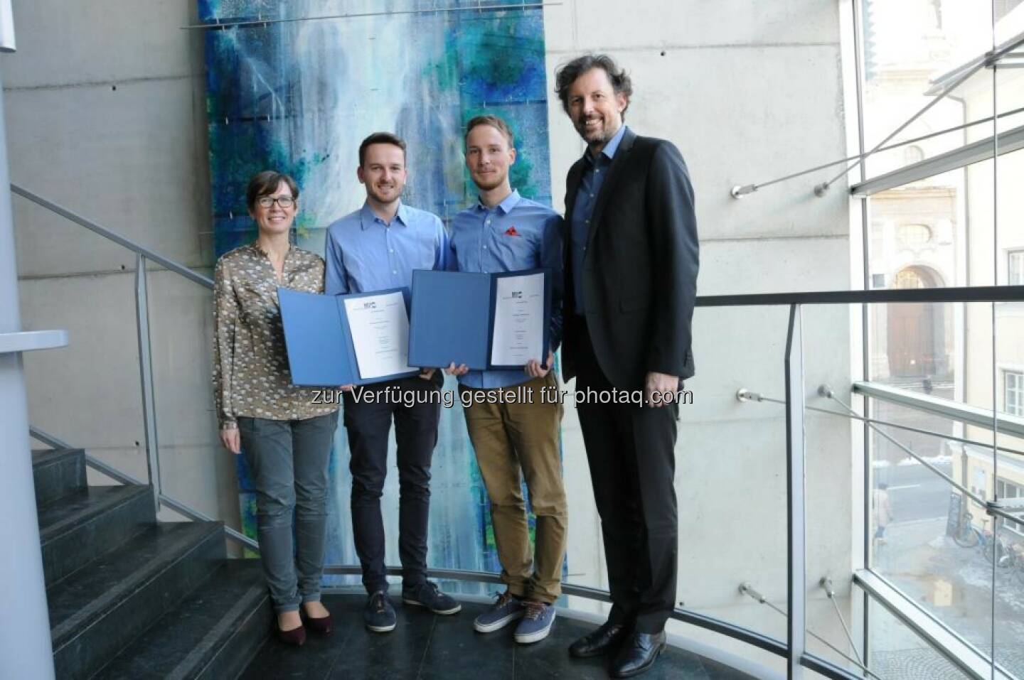 Susanne Lichtmannegger (Leiterin MCI International Office), Jonathan Hechtbauer, Stefan Messner (die beiden Stipendiaten), Andreas Mehrle (Mechatronik-Studiengangsleiter) : MCI-Mechatronik erobert Kalifornien : Die Masterstudierenden im Mechatronik-Department der Unternehmerischen Hochschule® reüssieren an amerikanischen Eliteuniversitäten : Fotocredit: MCI