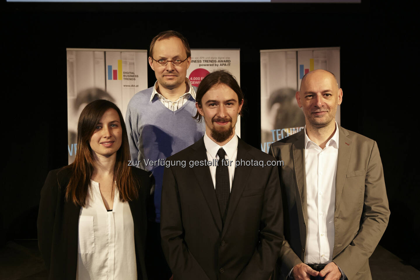 Veronika David (FH Technikum Wien), Markus Vincze (TU Wien), Benjamin Aigner (FH Technikum Wien), Marcus Hebein (Moderator, APA – Austria Presse Agentur) : Podiumsdiskussion der Plattform „Digital Business Trends“  : Experten sehen noch Stolpersteine auf dem Weg zum „Smart Home“ : In Wohnumgebung integrierte Assistenzsysteme führen derzeit Nischendasein – Sicherheit und Datenschutz verbesserungswürdig, Standards fehlen : Fotocredit: APA-Fotoservice/Roßboth