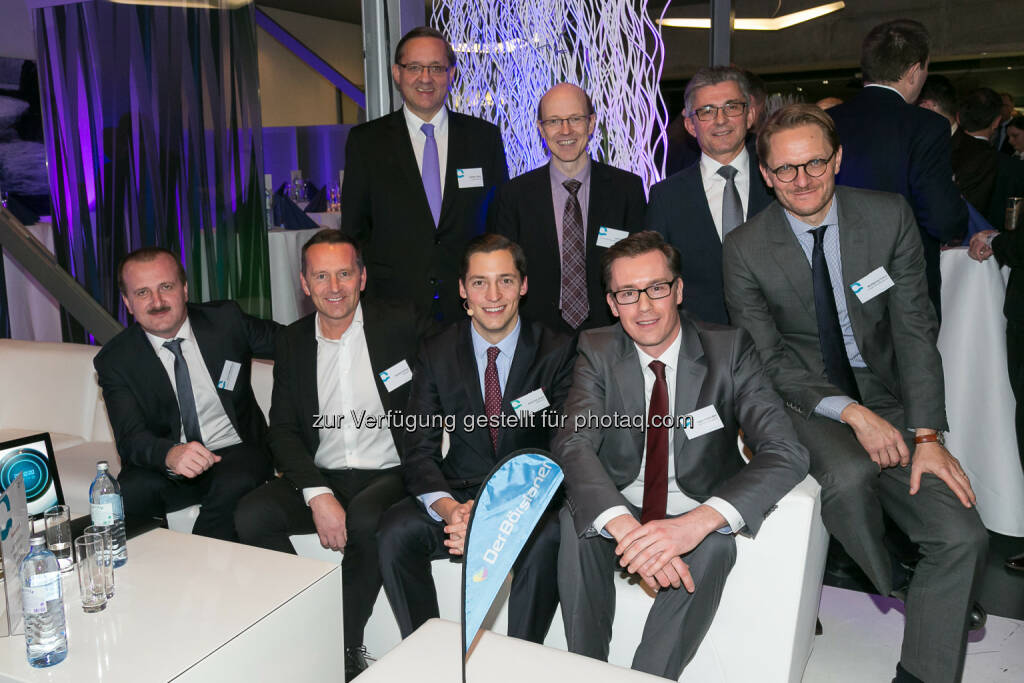 Alois Wögerbauer (GF 3 Banken-Generali Investment-Gesellschaft), Herbert Ortner (Vorstandsvors. Palfinger AG),  Günther Ofner (Vorstandsdir. Flughafen Wien AG), Dominik Hojas (Chefredakteur DerBörsianer), Uli Krämer (Chief Investment Officer Kepler-Fonds KapitalanlagegesmbH), Hagen-Holger Apel (Senior Portfoliomanager DNB Asset Management), Herbert Eibensteiner (Vorstandsmitglied Voestalpine AG), Wolfgang Fickus (Mitglied Investmentkomitee Comgest Asset Management) : Q-Check 24.0 in Linz : China-Virus: Börsen infiziert, aber keine Pandemie : Fotocredit: DerBörsianer, © Aussender (04.02.2016) 