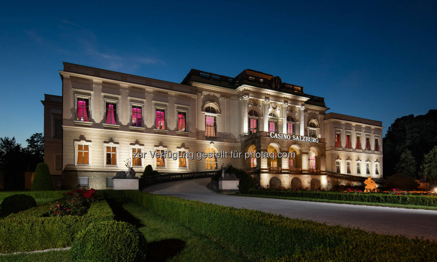 Schloss Klessheim bei Nacht : Casinos Austria saniert Schloss Klessheim um 14,3 Millionen Euro : Fotocredit:© Casinos Austria AG