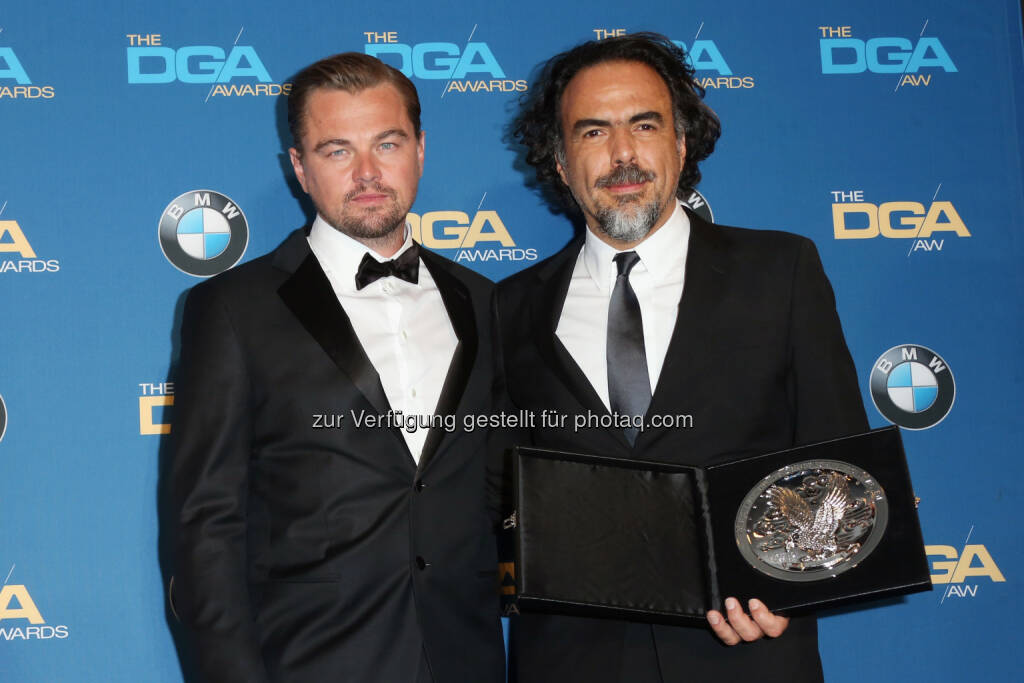 Leonardo DiCaprio (Schauspieler), Alejandro González Iñárritu (Regisseur): Verleihung des DGA Awards für Outstanding Directorial Achievement in Feature Film an Alejandro González Iñárritu anlässlich der 68. jährlichen Directors Guild Of America Awards im Hyatt Regency Century Plaza am 06. Februar 2016 in Los Angeles, Kalifornien : © BMW Group, © Aussendung (08.02.2016) 