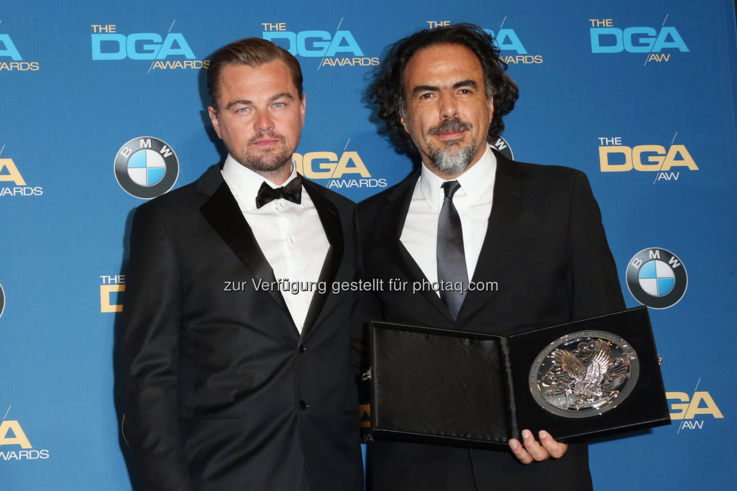 Leonardo DiCaprio (Schauspieler), Alejandro González Iñárritu (Regisseur): Verleihung des DGA Awards für Outstanding Directorial Achievement in Feature Film an Alejandro González Iñárritu anlässlich der 68. jährlichen Directors Guild Of America Awards im Hyatt Regency Century Plaza am 06. Februar 2016 in Los Angeles, Kalifornien : © BMW Group