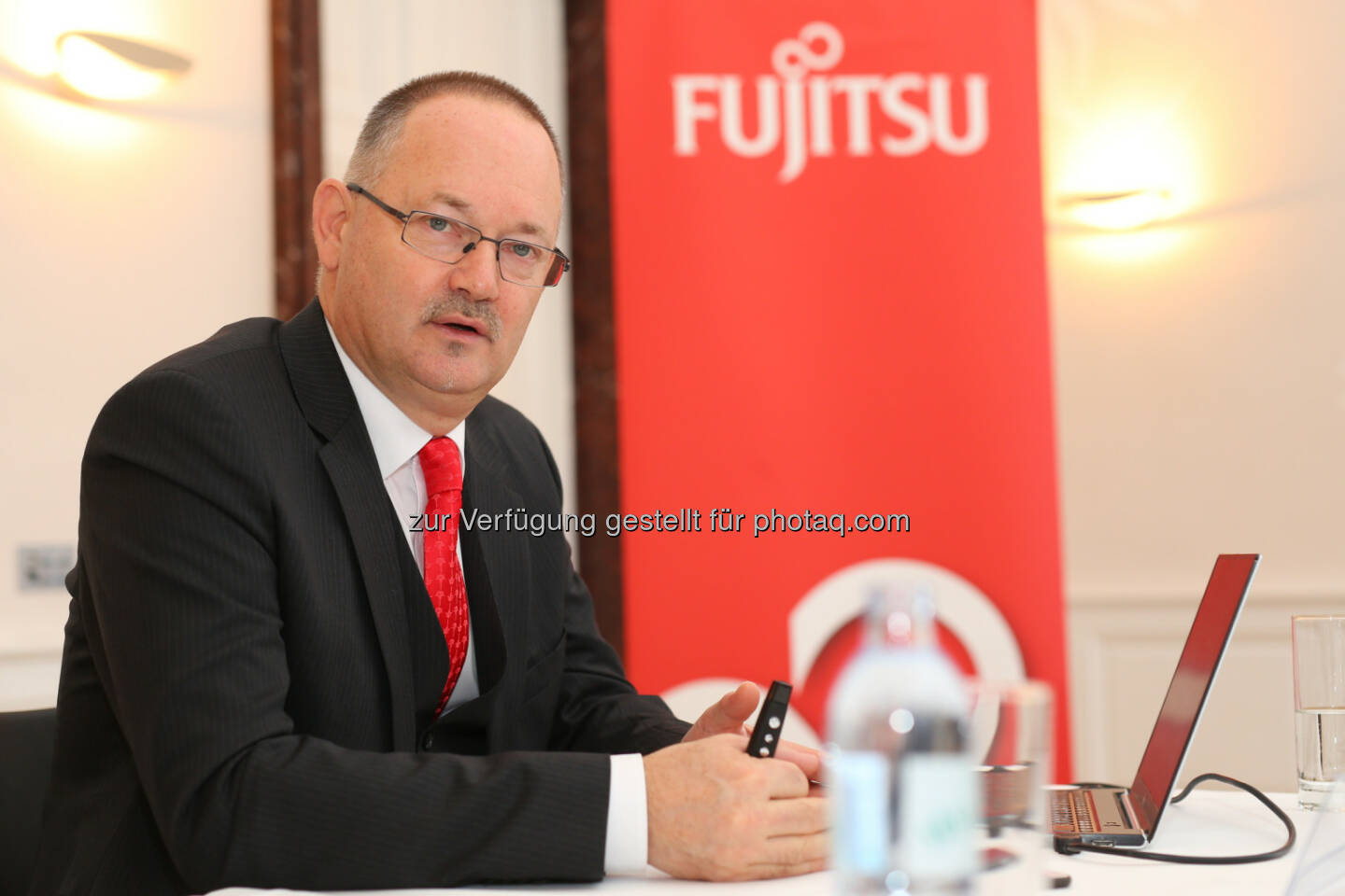 Wilhelm Petersmann (Fujitsu Managing Director) : Unter neuer Führung in die digitalisierte Zukunft : Wilhelm Petersmann präsentiert Marschrichtung für Fujitsu in Österreich : Fotocredit: Fujitsu/APA-Fotoservice/Schedl