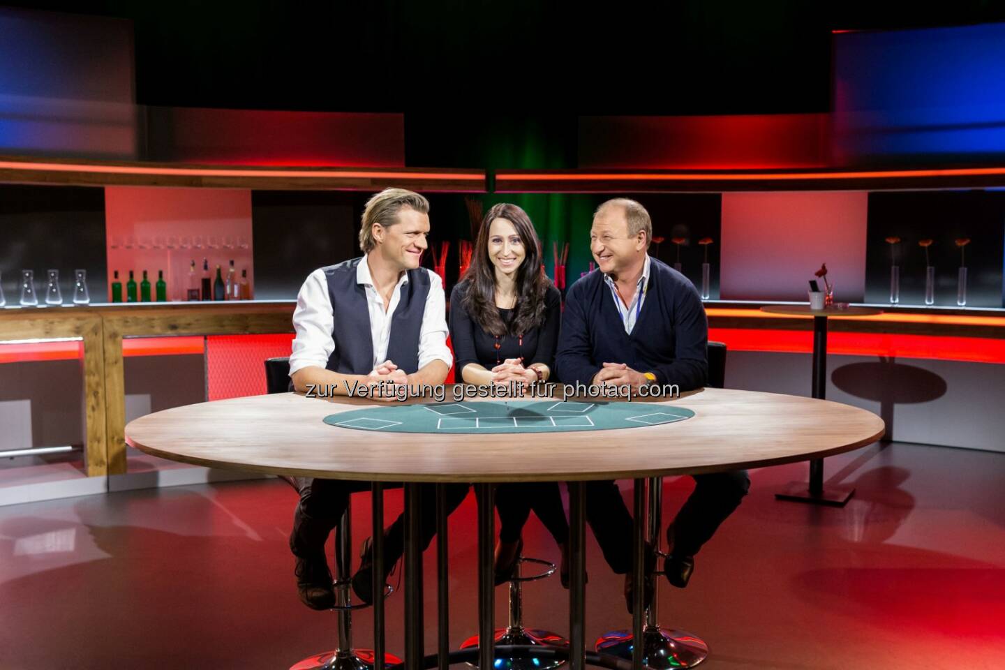 Gery Seidl, Lydia Prenner-Kasper, Harry Prünster : Die neue Comedy-Game-Show Sehr witzig!? Der Witze-Stammtisch auf PULS 4 bringt ab Montag die besten Witze Österreichs in die Wohnzimmer der Zuseher : Fotocredit: Lisa-Maria Trauer