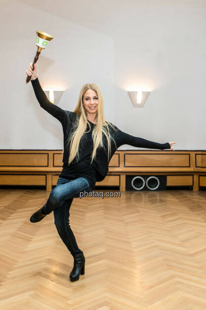 Yes Yvonne Rueff, Tanzschule Rueff, Dancer against Cancer http://www.openingbell.eu, © Martina Draper/photaq (24.02.2016)