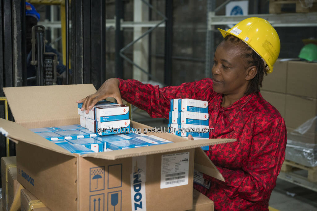 Jane Masiga, Head of Operations, MEDS, Kenia : Lieferung der ersten Novartis Access Medikamente in Kenia eingetroffen : Fotocredit: Novartis, © Aussender (25.02.2016) 