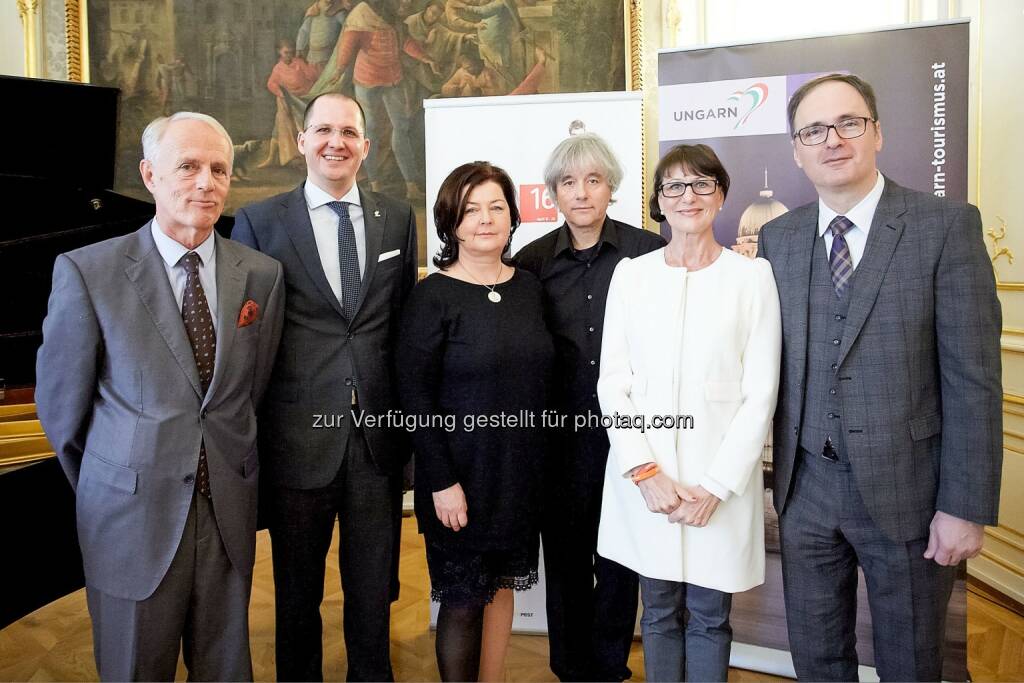 János Perényi (Botschafter von Ungarn), Balázs Kovács (Dir. Ungarische Tourismusamt-Repräsentanz Österreich), Edit Klukon (Pianistin), Dezsö Ránki (Pianist), Teodóra Bán (Vorstandsmitglied operatives Gremium Budapester Frühlingsfestival 2016), Csaba Káel (Präs. operatives Gremium Budapester Frühlingsfestivals 2016) : Budapester Frühlingsfestival - zum 36. Mal findet Ungarns größtes Festival zwischen 8.-24. April 2016 statt : Fotocredit: Ungarisches Tourismusamt/APA-Fotoservice/Preiss, © Aussender (25.02.2016) 