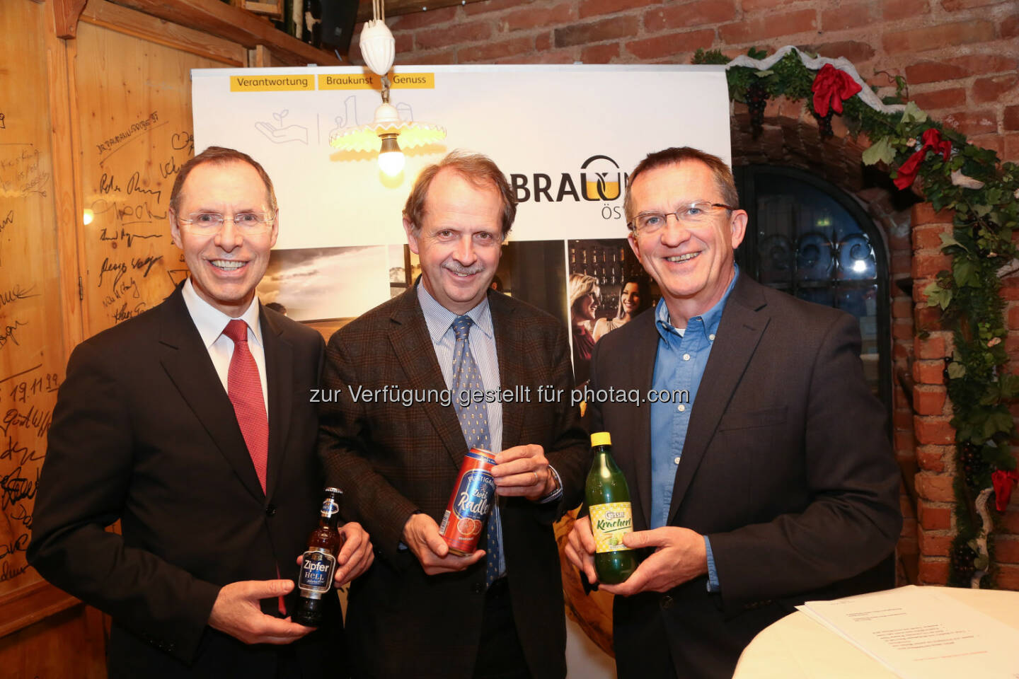 Andreas Hunger, Markus Liebl und Andreas Stieber (aus dem Management Team der Brau Union Österreich) : Brau Union Österreich 2015 : Absatz- und Umsatzplus mit starken Marken und Innovationen : Trend zu Radlern und alkoholfreien Biere hält an : Start der CO2-neutralen Brauerei Göss  : Positive Bilanz nach einem Jahr Cider : Fotocredit: Brau Union Österreich