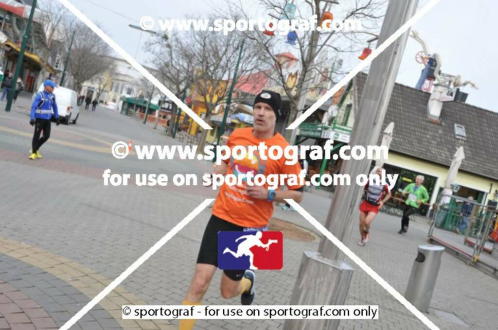 Mit dem We Love Laufkundschaft-Shirt bei Laufen Hilft. http://www.sportograf.com und wir machen in dieser Bildvariante gegenseitig Werbung füreinander . Thx ..  mein Blog zum Event http://www.runplugged.com/2016/02/28/mein_1_wettkampf_2016_christian_drastil_via_runplugged_runkit_1 (02.03.2016)